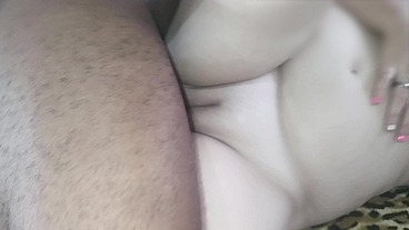 Ela brincando com o ficante BBC Interracial