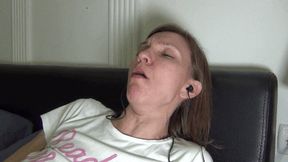 Coughing and searching in the smartphone with headphones