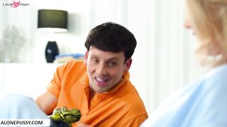 karina king home alone with the sluttiest stepmom_1