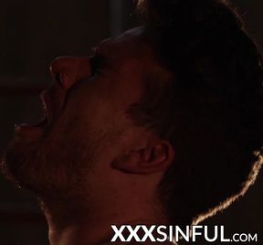 Passionate and sinful fuck session with gorgeous babe