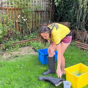 A Welly Boot Gunging - Sploshing Wam Fun