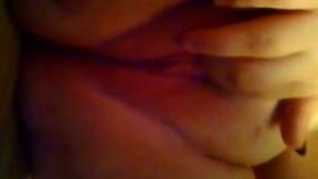 My huge bottomed amateur chubby lady enjoys fingering herself