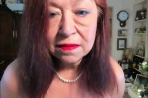 Mature Latina woman, I love to dance, play with toys when I do so that I can orgasm!