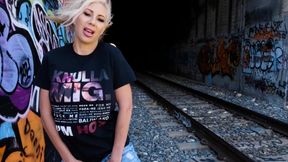 Puma Swede Opens Cracks on the Tracks!