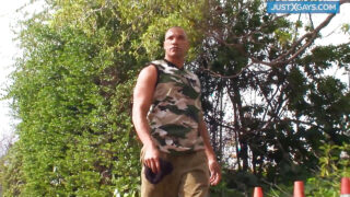 Băieți care primesc mari bucăți de negru adânc în cur