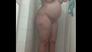 Pamela Pantera - lavando o bumbum pra dar bem gostoso  adoro tomar leitinho