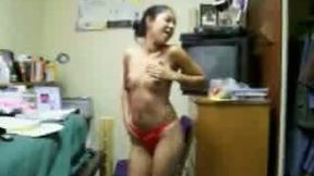 Amateur cute college babe in her dorm room bends over for me