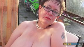 chunky mature lady showing off her hot british body