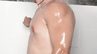 MINDBLOWING SHOWER SLAPDOWN Archie Paige Squirts All Over Dakota Lovells Face!