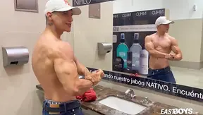 John Biancos Ripped Body On Display: Steamy 18+ Muscle Worship – TinyGays