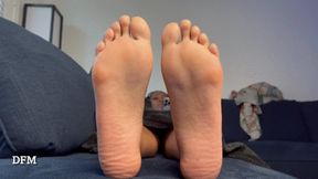 "Treasure servant loves to massage her big soles'