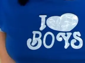 Oriental babe Evelyn Lin gives a ratchet hand job