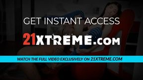 21xtreme com - Passionate love session between mature woman and lesbian beauty