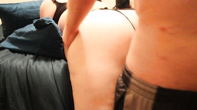 Fiance pounds his whore until her jiggly ass shakes