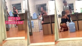 belinha hotwife se exibindo em dose dupla: seduziu o entregador e depois o moto uber. ganhou duas gozadas na boquinha!