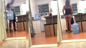 belinha hotwife se exibindo em dose dupla: seduziu o entregador e depois o moto uber. ganhou duas gozadas na boquinha!