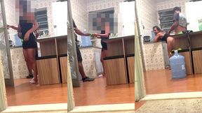 belinha hotwife se exibindo em dose dupla: seduziu o entregador e depois o moto uber. ganhou duas gozadas na boquinha!