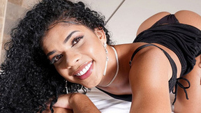 BRAZILIAN TRANSSEXUALS: Hot Yara Ventura is back