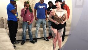 BIG BOOTY TIFFANY NACKE THOUGHT SHE WAS ORDERING FOOD FROM 5 GUYS