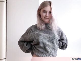 Lengthy legged teenie gets her snatch filled