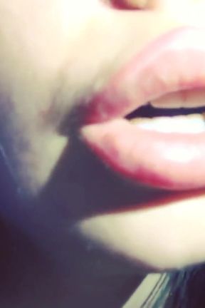 I did my lips even more bigger! Lips bigger - cum faster!