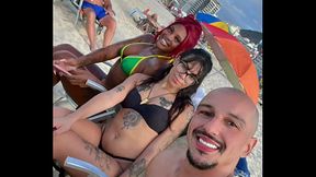 Conheci 2 gostosas na praia de Copacabana e chamei pra fazer porn&ocirc_.