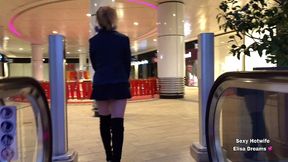 m exhibant sans culotte dans un centre commercial voici une video d exhib ...