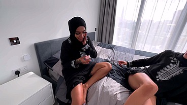 Naughty desi's seduce auntie ft Aaliyah Yasin& Sahara Knite