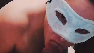 Mexicana Caliente Le Chupa El Pene a Su Vecino Amateur