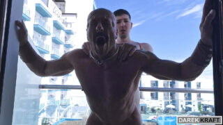 Blowjob, bareback – pelacur gay Inggris bertato amatir dengan penis besar melakukan hubungan seks anal