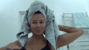 I comb and dry my long hair aa