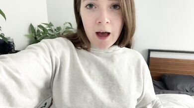 Big Booty in Booty Shorts Fitting Herself Showing Cameltoe