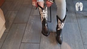 First steps for her new Sendra Boots