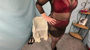 Mrs Mature Feet Red Bra & Panties 436