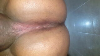 Meleg ribanc bassza a saját seggét