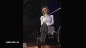 Mistress Ariel pauses! wmv