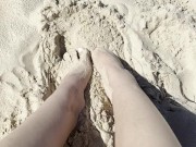 Sandy beach feet 😘🥰