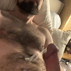 Horny Bearded Dude Cumming