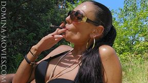 SMOKING and FEET PLAY - 02