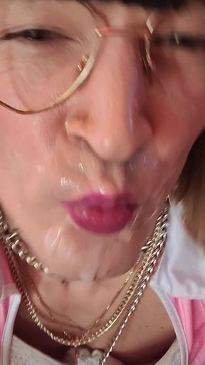 Milf🎀Maid ROSe, kneel bitch as I use your face as a support for cum. VaneSsaBiTCHx PariSChienneTrvProd91