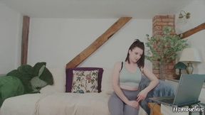 Ivy Rain’s First Solo Online Training Session (Certified Banger)