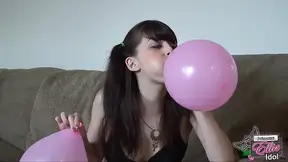 POPPING BALLOONS WITH PINS 720P