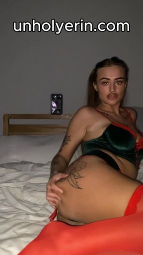 Watch this tattooed emo slut lose control as she fingers herself hard