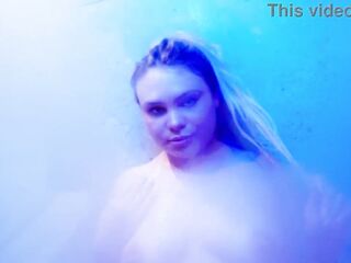GOLDEN-HAIRED AND BRUNETTE HAIR SUCKING EVERY OTHER'S SNATCH