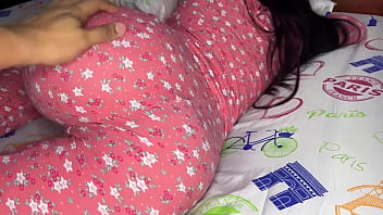 El Culo de mi Hijastra de 18 A&ntilde_os con Grandes Nalgas