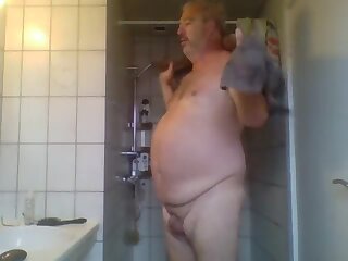 Normal bath - fat bear