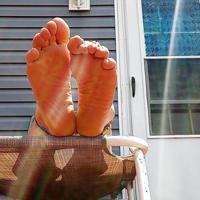 Stare at my soles while you stroke yourself