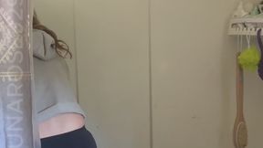 3 min Watch me mask up in my respirator gas mask and then glove up in yellow rubber gloves, wearing leggings and hoody, then scrubbing my tub with cleaning products!