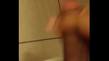 Quien me ayuda a jalarmela?