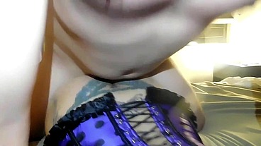 My friend's step mother does not stop fucking guys, incredible parties and orgies that she does 33